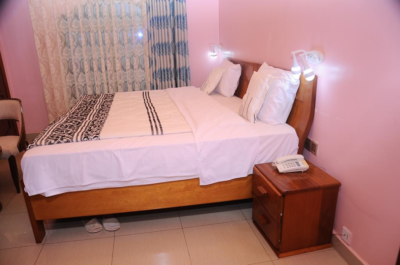 Modern Villa Hotel Kigali Exterior photo